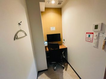 いいオフィス高円寺 【高円寺駅から徒歩1分】1名個室(個室2)の室内の写真