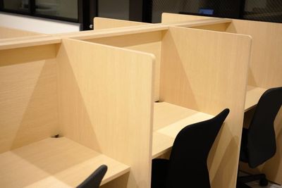 仕切りがある自習ブース - 岐阜の自習室 スタディカフェ(Re:StudyCafe) 自習ブースの室内の写真