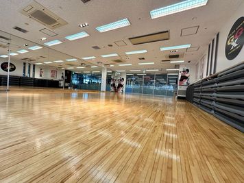 ゴールドジム大宮さいたま スタジオの室内の写真