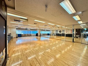 ゴールドジム大宮さいたま スタジオの室内の写真