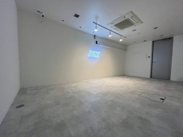 福岡本店　レンタルスタジオ　STUDIO BUZZ 12stの室内の写真