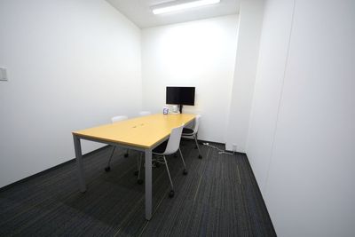 貸会議室Tsumugu（つむぐ）船場センタービル6号館 貸会議室Tsumugu（つむぐ）【会議室D】の室内の写真