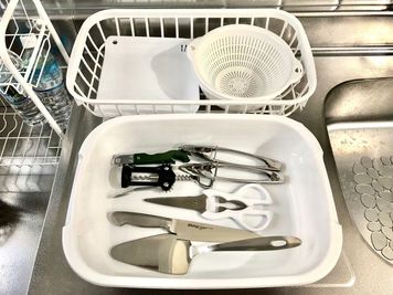 簡易調理器具
※こちらのルームで鍋・たこ焼き・焼肉等熱を加える調理はできません
　 - レンタルスペース【はなまるRoom】 🔆はなまる🔆おうちスペースの設備の写真