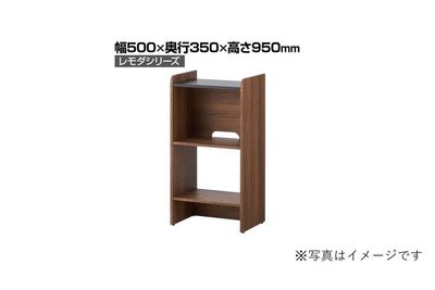 受付台、演台、手荷物置きなどの使い方ができる万能台。 - 【新大阪】セミナーや研修に◎貸会議室・レンタルスペースCota 【徒歩4分】会議や研修に使えるおしゃれなオフィスビルの多目的空間の設備の写真