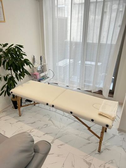 JR香椎駅徒歩3分、西鉄香椎駅徒歩1分のサロン - Glitter香椎駅前