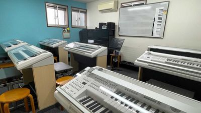 スガナミ楽器成瀬台センター アップライトピアノ・エレクトーンのお部屋(成瀬台センター)の室内の写真