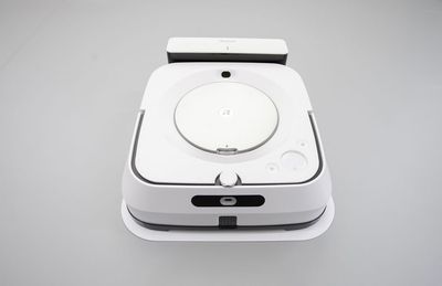 水ぶきできるルンバで、スタジオを清潔に保ちます。 - Audrey Dance  Studio Audrey Dance Studio 1stの室内の写真