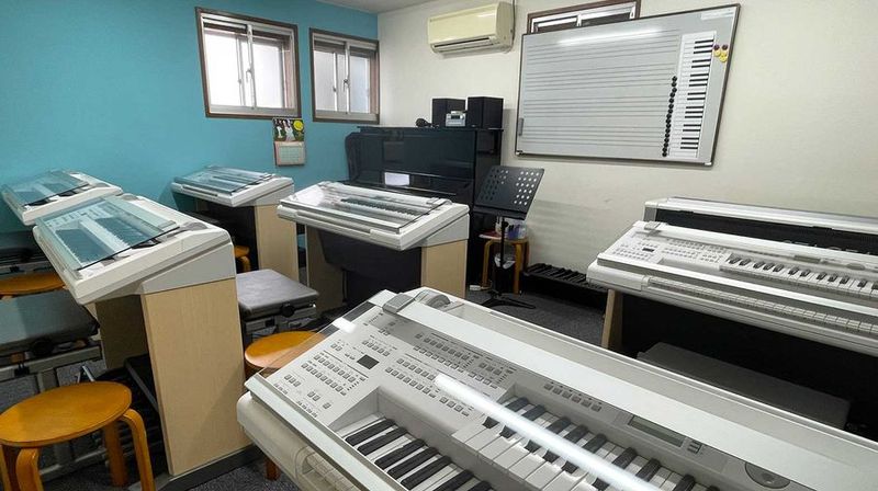アップライトピアノ・エレクトーンのお部屋(成瀬台センター) - スガナミ楽器成瀬台センター
