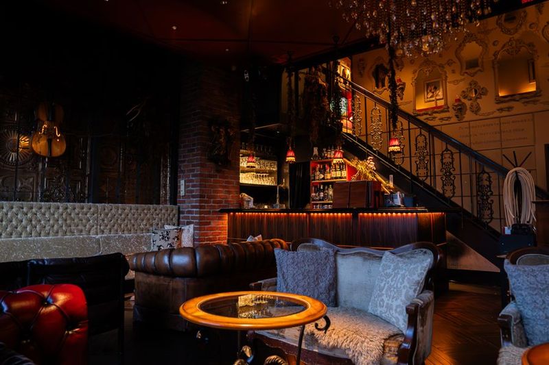 天高5m！非日常を演出できる、圧倒的ラグジュアリー空間！！ - チルラグ麻布十番