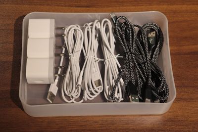 充電器(Lightning、Type-C)を貸出中です。
※有人時間（平日10-19時）までの貸出となります。
※ご利用される際は、9階までお越しください。 - VORT SPACE 茅場町 7階　個室ブースNo.5（外部モニター付）の設備の写真