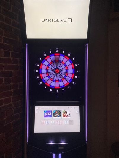 レンガ壁のあるカラオケ付レンタルスペース - DADA ダーツアンドカラオケ