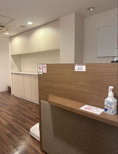 広々として６台ベッドが使用可能なレンタルサロン！研修に◎控室に◎ - レンタルサロンHANA高円寺店