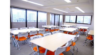 最大７島を作れます - ココロノオフィス神楽坂セミナールームの室内の写真