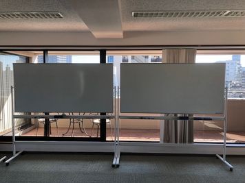 ホワイトボード２枚（無料） - ココロノオフィス神楽坂セミナールームの設備の写真