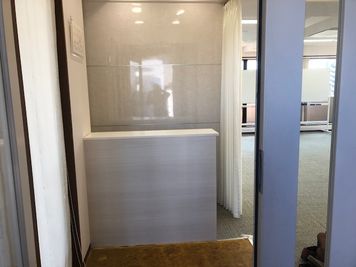 ココロノオフィス神楽坂セミナールームの入口の写真