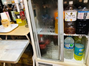 ソフトドリンクは自由にお飲み下さい。 - オースランドコワーキングスペース ◇大須◇コワーキングスペース◇電源・WIFI完備の設備の写真