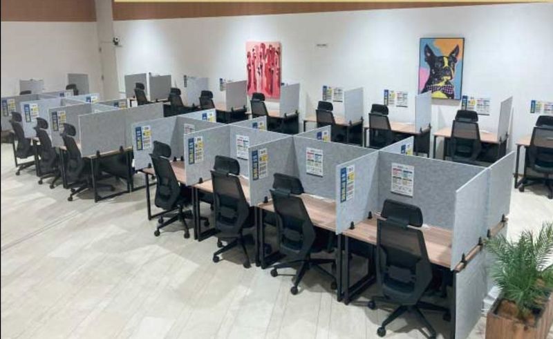 1人用席（通話・会話OK） - コインスペースイオンタウンユーカリが丘店