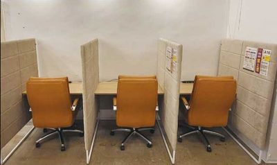 1名様用の自習・作業用スペース（通話・会話厳禁） - コインスペース横浜駅西口店（相鉄ムービル）