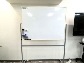 ホワイトボード（使用無料） - ホープイン旗の台 旗の台R&Sセミナールームの設備の写真