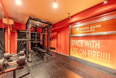 【新宿駅徒歩7分】❤️‍🔥空間で“また来たい”をつくる❤️‍🔥｜トレーナーが選ぶNo.1レンタルジム🏋️‍♀️ - mela gym（メラジム）新宿店