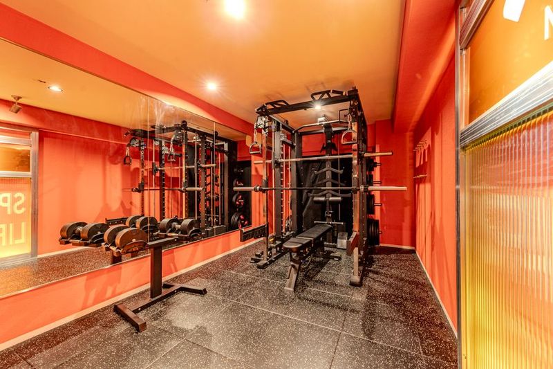 mela gym（メラジム）新宿店 - mela gym（メラジム）新宿店