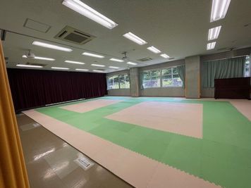 ラディエンスタワー 多目的ホール　広々160㎡　の室内の写真