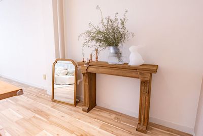 マントルピースを使ってパーティー撮影も！
※お写真内のローズマリーは撮影用であり現在はございません🙇‍♀️
※ミラーはお子様が倒さないように固定してあります - BUNNY PARTY🐰(バニーパーティー) milk party 馬喰町店【〜10名様まで】の室内の写真