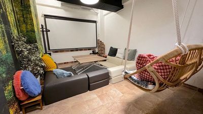 ２人用ハンキングチェアが室内に！ - Chill『チル』心斎橋　大阪メトロ『心斎橋』徒歩6分 	Chill『チル』心斎橋　✨最高居心地空間✨の室内の写真