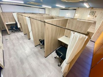 【2024年オープン】駅近、集中しやすい半個室ブースの自習室・ワークスペース【落ち着いた雰囲気】 - 集中ブース Porte