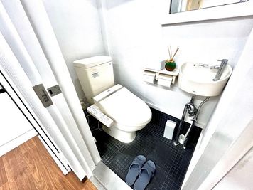 トイレ✨New open✨フットルースダンススタジオ神戸元町🕺 - Footloose Dance Studio KM ✨open割引継続中✨駅から徒歩30秒のダンススタジオの室内の写真