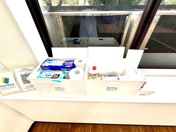 ストック、掃除道具
ご自由にお使いください🕺 - Footloose Dance Studio KM ✨open割引継続中✨駅から徒歩30秒のダンススタジオの設備の写真