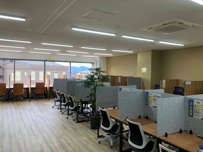 1人用席（通話・会話OK） - コインスペースアル・プラザ彦根店