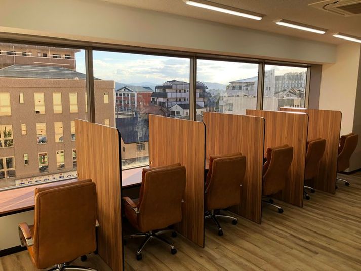 1人用席（通話・会話NG） - コインスペースアル・プラザ彦根店