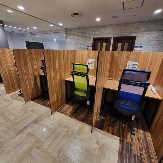 1人用席（通話・会話OK） - コインスペースマリエとやま店