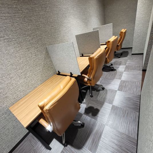 1人用席（通話・会話OK） - コインスペースマリエとやま店