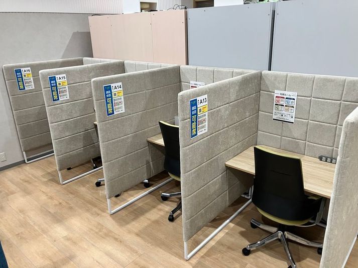 1人用席（通話・会話OK） - コインスペースららテラス HARUMI FLAG店