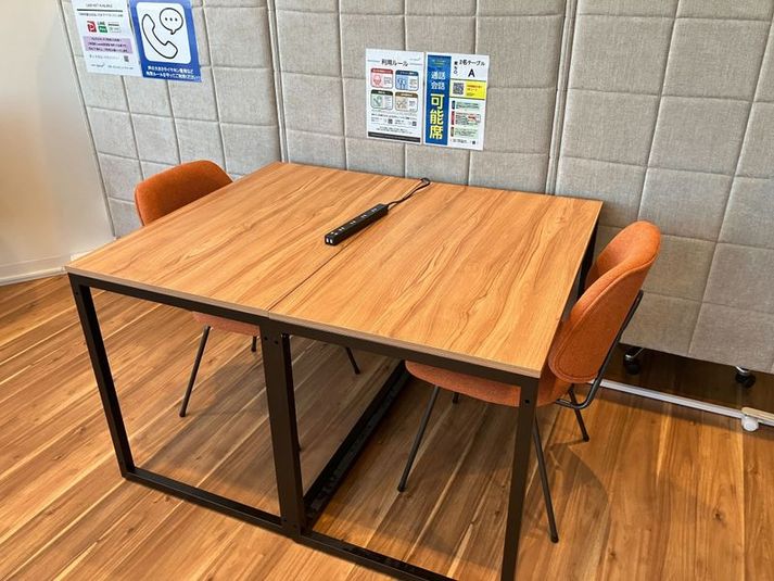 2名テーブル（通話・会話OK） - コインスペースイオンレイクタウンmori店