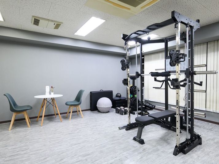 トレーニングジム、整体スペース - プルアウトパーソナルトレーニングジム