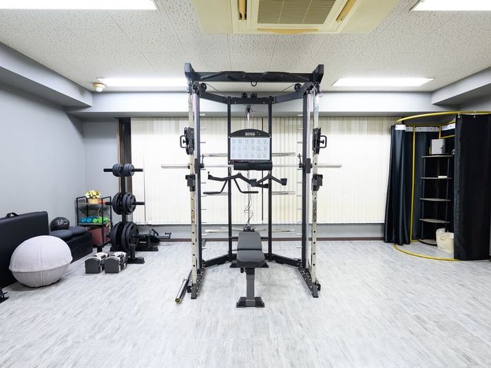トレーニングジム、整体スペース - プルアウトパーソナルトレーニングジム