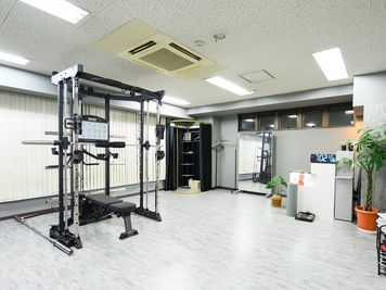 複数路線利用可能！駅近！ハマスタからすぐ！トレーニング、整体のスペースに最適！とにかく綺麗な空間でリフレッシュ！ - プルアウトパーソナルトレーニングジム横浜関内本店