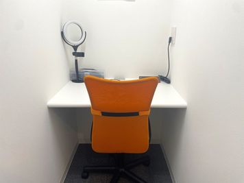 【上野駅前】1名個室💺411号室🌟電源⚡Wi-Fi🛜 LEDリングライト📺WEB会議🎤面接　充電器有📱トイレ綺麗💕 - THE BLOOM UENO（ザ・ブルーム上野）