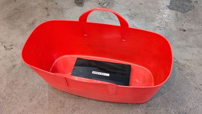 荷物置き場。各席の下に。ない場合は、代替の荷物置き場が付近にあります。 - タネマキ TANEMAKI コワーキングスペース / 自習室の設備の写真