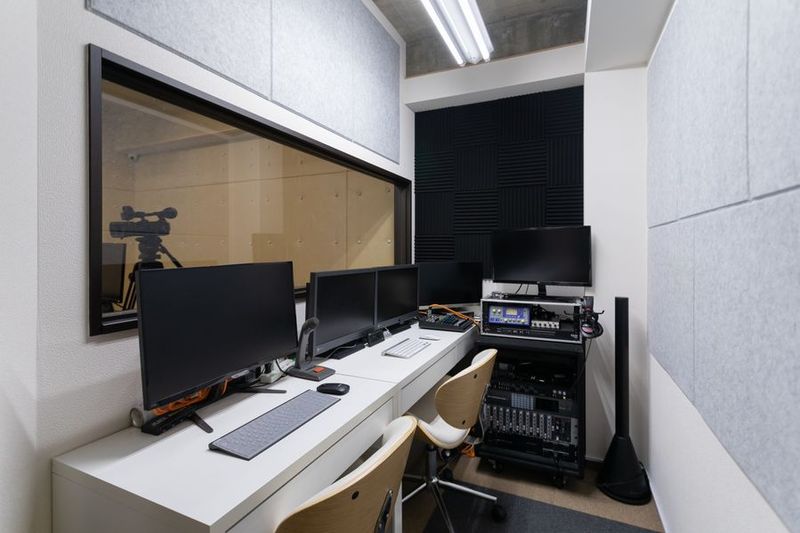 西口店（1号店） - EDWARD TEACH スタジオ