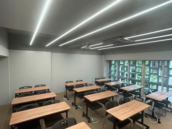 赤坂・溜池山王の貸スペース　ペチャクチャ 【港区・赤坂】溜池山王駅徒歩3分！大型セミナールームRoom4の室内の写真