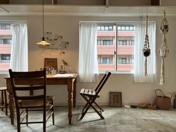 自然光が入るアンティーク家具があるスタジオ　池尻大橋駅から徒歩5分　渋谷、中目黒駅徒歩圏内 - 池尻ギャラリー016