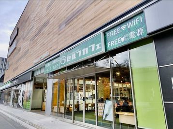 セルフカフェささしまライブ店の入口：マーケットスクエアささしま1階、ファミリマートの近くにあります。 - セルフカフェささしまライブ店 名古屋駅徒歩圏内！10名利用可個室スペース🍔🥤持ち込みOK！の外観の写真