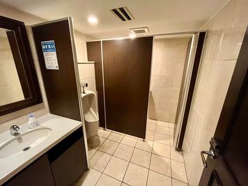 【男子トイレ】 - TIME SHARING 銀座 旗ビル roomFの設備の写真