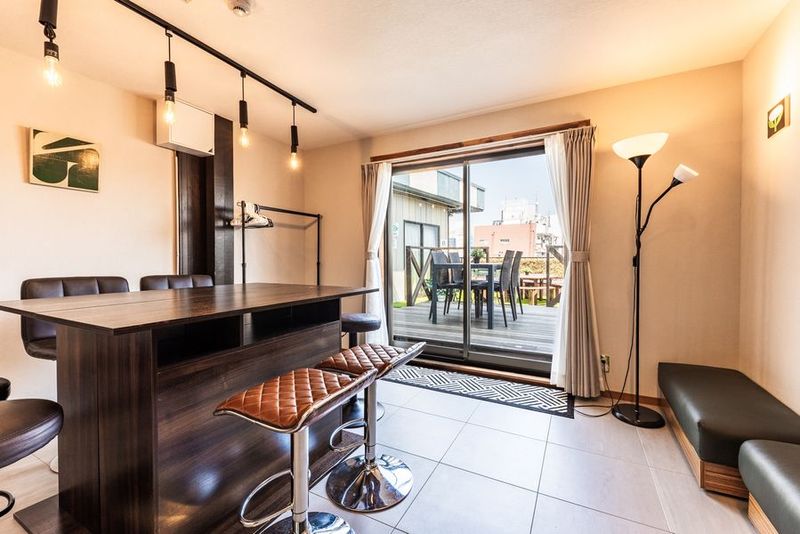 Space Side (604) - Terrace Side 新大久保 604