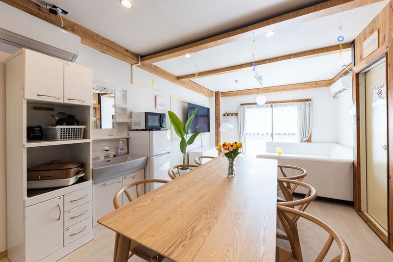 Space Side (604) - Terrace Side 新大久保 604