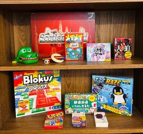 大人も盛り上がるボードゲーム・カードゲームもご用意しております！ - レンタルスペース・イベントスペース 【Worldwide KOBE】ワールドワイド神戸の室内の写真